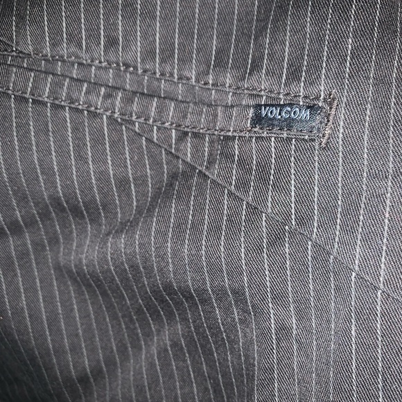 Volcom shorts - Picture 3 of 5